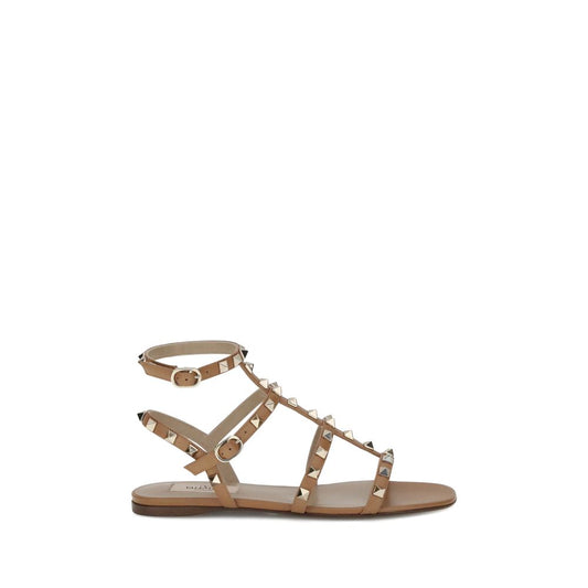 Valentino Garavani – Rockstud Leather Flat Sandals in Beige