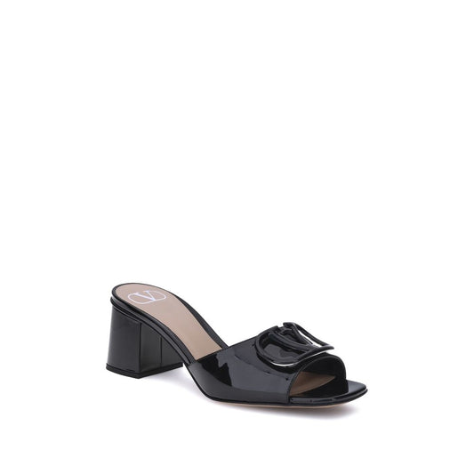 Valentino Garavani – VLogo Patent Leather Slide Sandals in Black