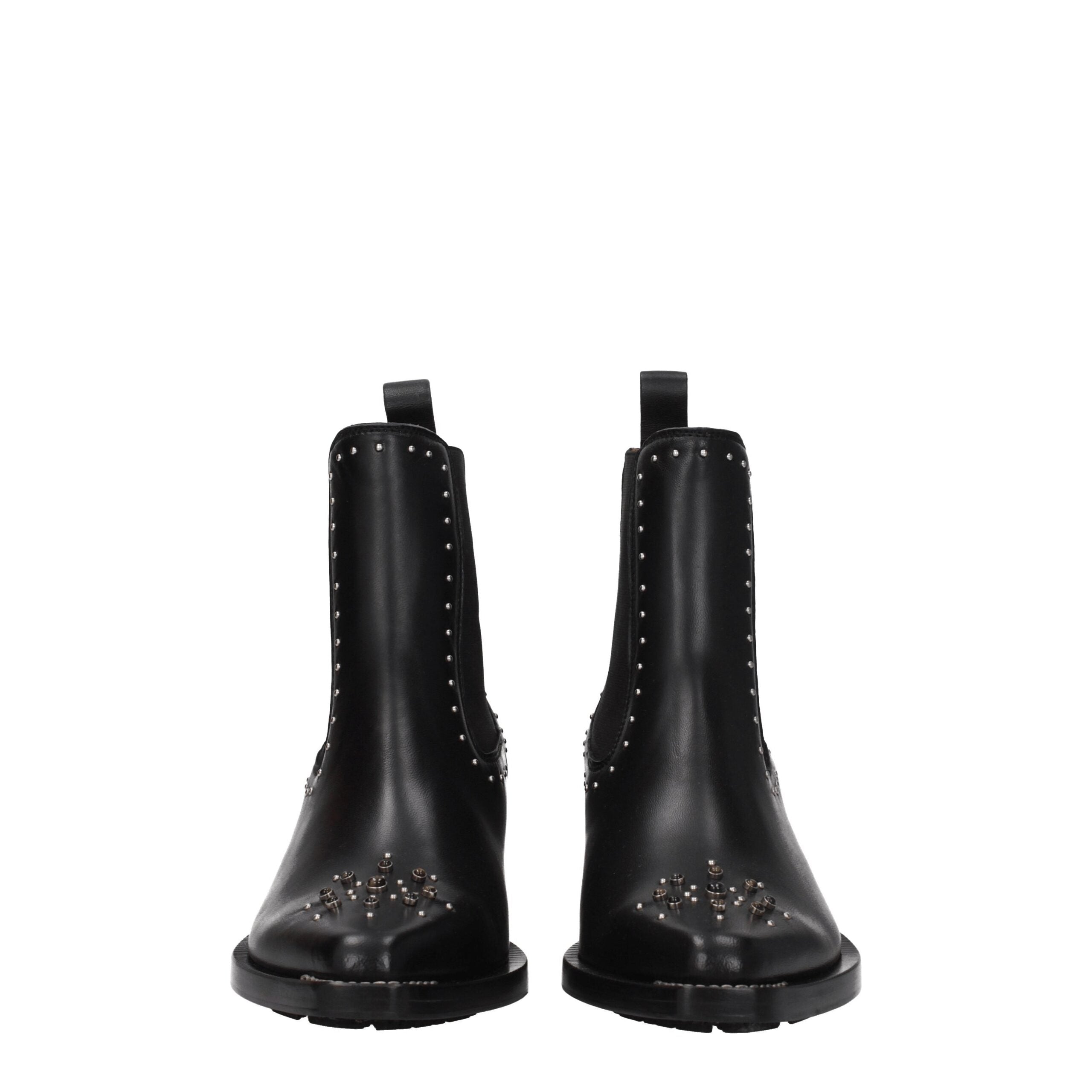 Chloé – Black Leather Ankle Boots with Studded Detailing